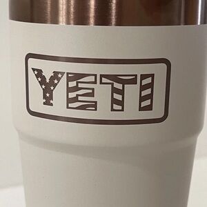 Yeti 20 oz Stackable Tumbler 2025 Folds of Honor Limited Edition - Cape Taupe